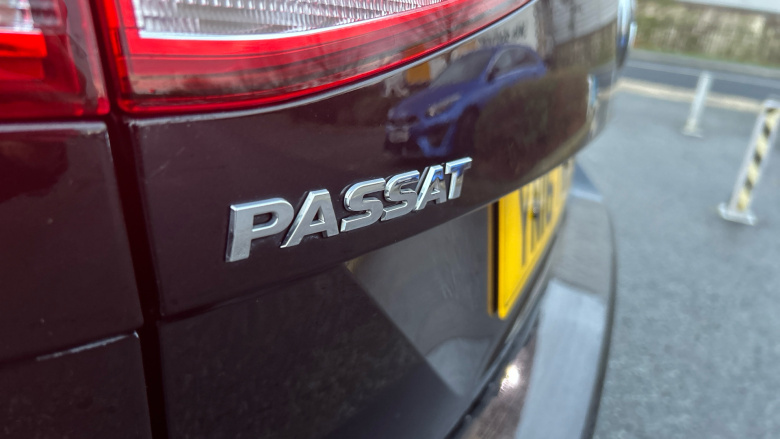 Volkswagen Passat 2.0 TDI R-Line 5dr DSG Diesel Estate